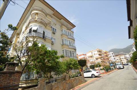 Kadıpaşa'da Çağrıcı Apartmanı Satılık Yatırımlık Daire